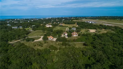 $3,500,000 | 1501 Beacon Hill Road, Block Island, RI 02807