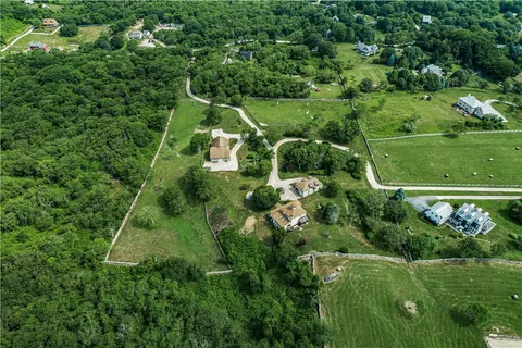 $3,500,000 | 1501 Beacon Hill Road, Block Island, RI 02807