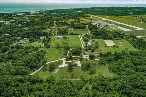 $3,500,000 | 1501 Beacon Hill Road, Block Island, RI 02807