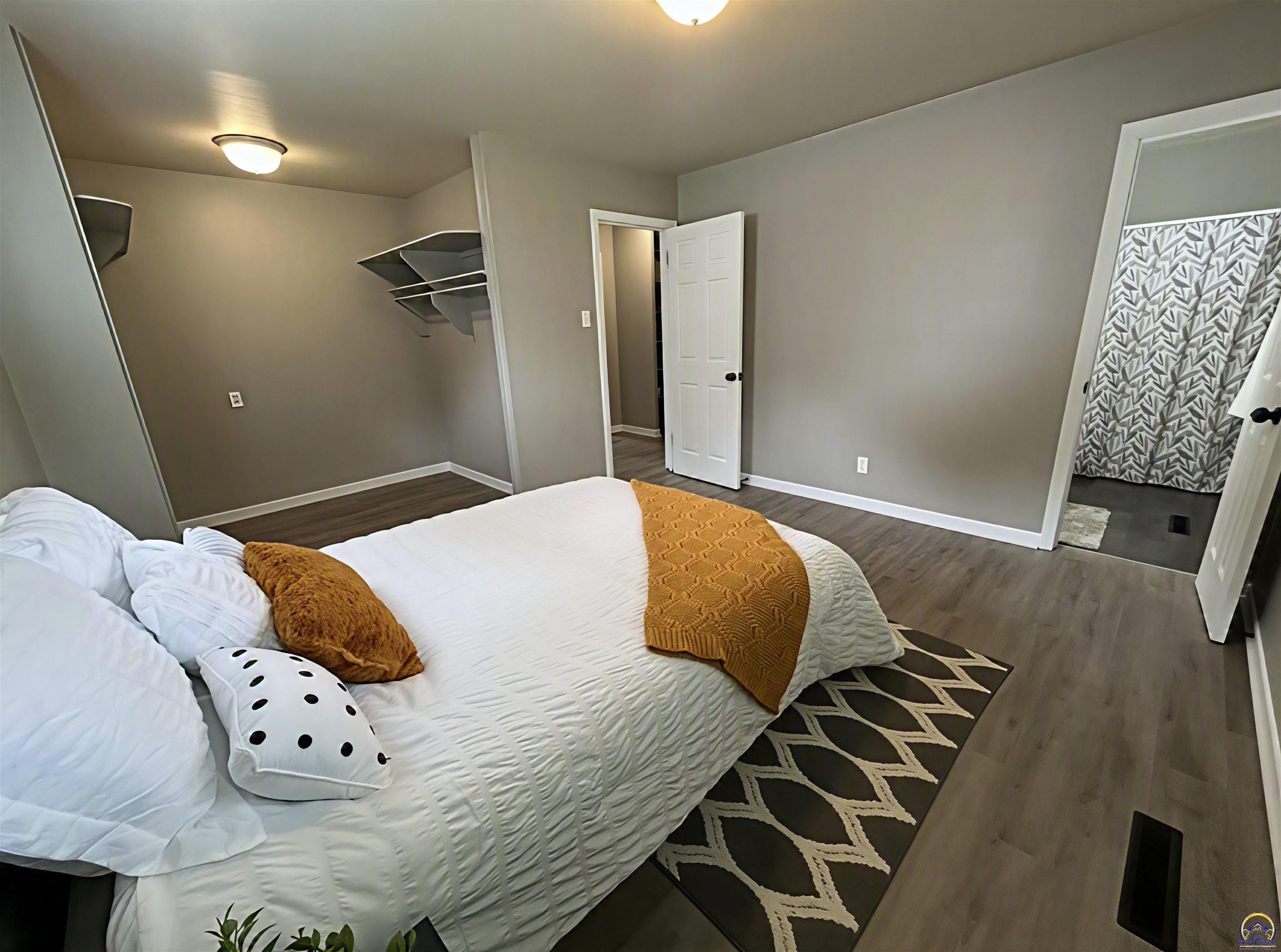 3912 Southwest 26th Street Topeka, KS 66614 - Photo 14 of 19