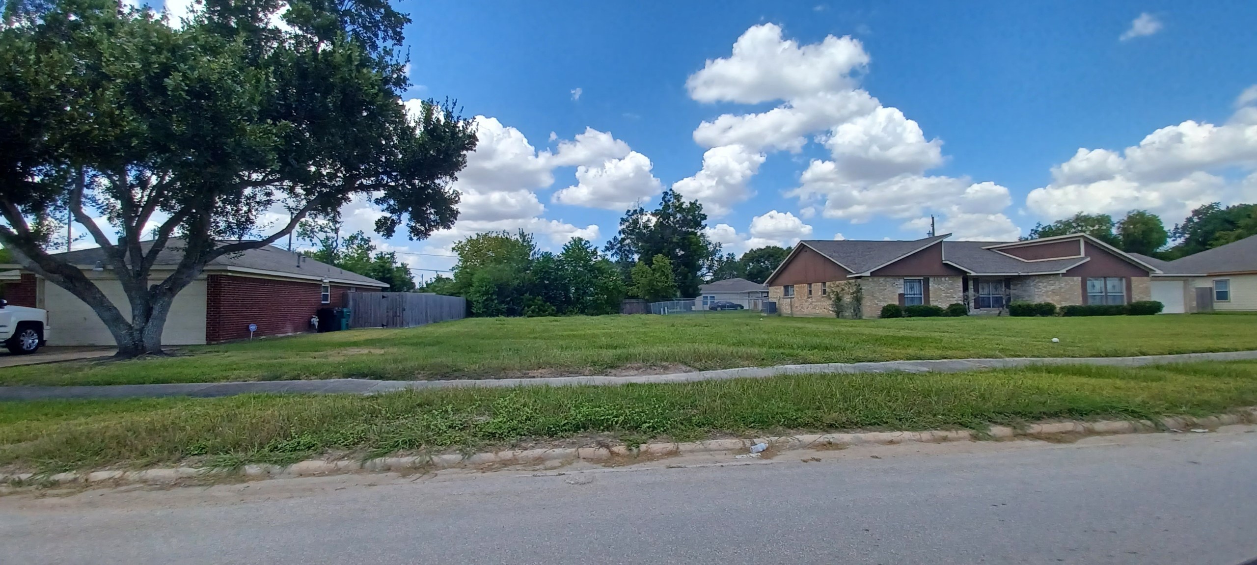 0 Swingle Road Houston, TX 77047 - Photo 2 of 2 a view of a house with a yard