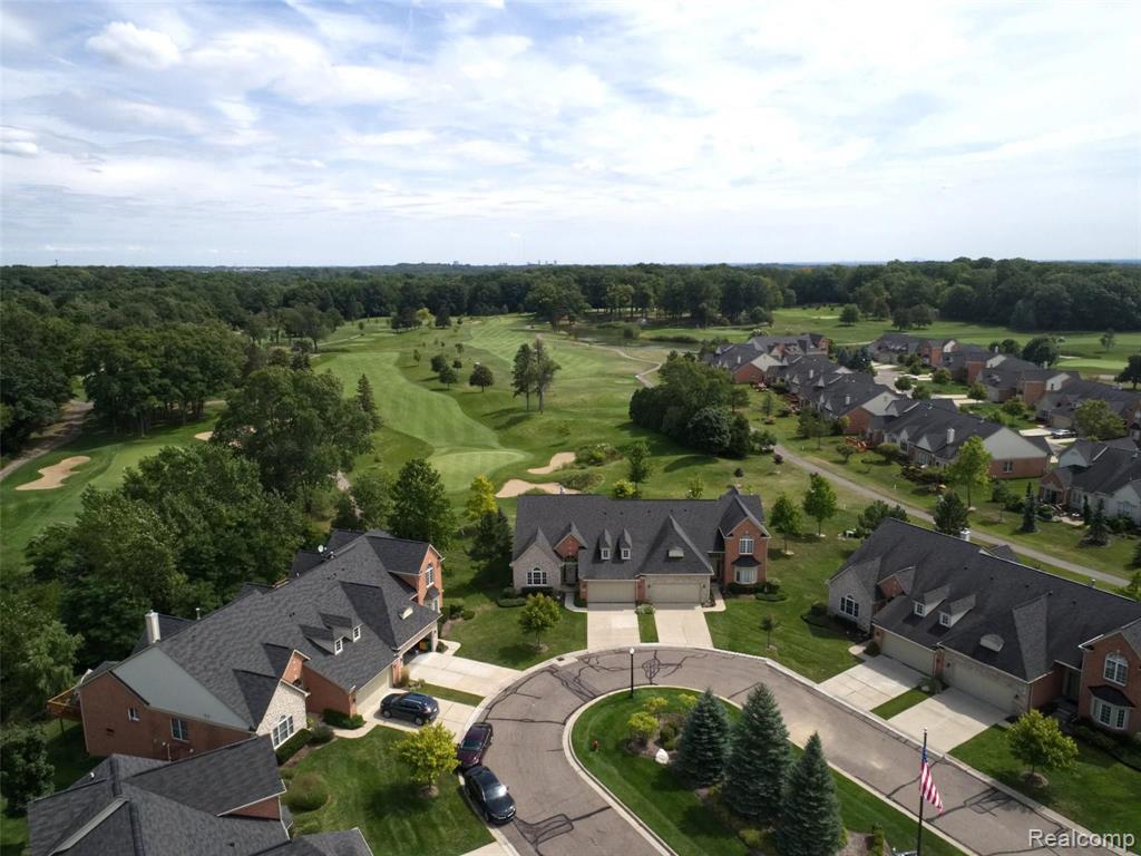 26548 Valhalla Drive, Unit 7 Farmington Hills, MI 48331 - Photo 2 of 30