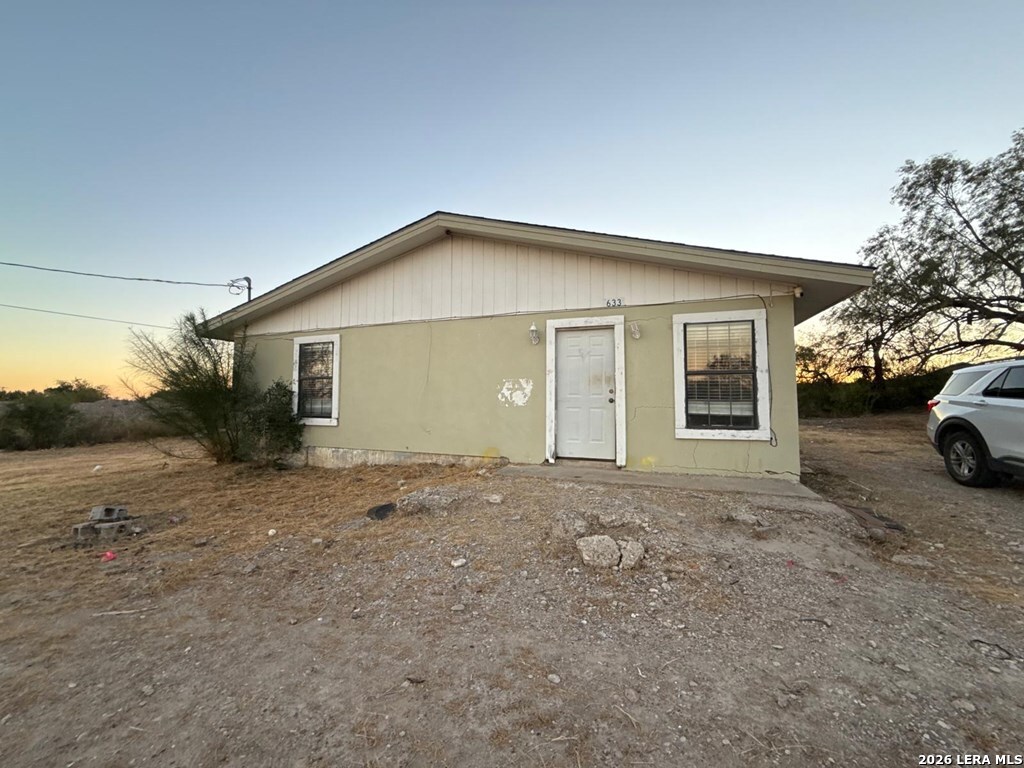 633 Molina Loop Eagle Pass, TX 78852 - Photo 5 of 20