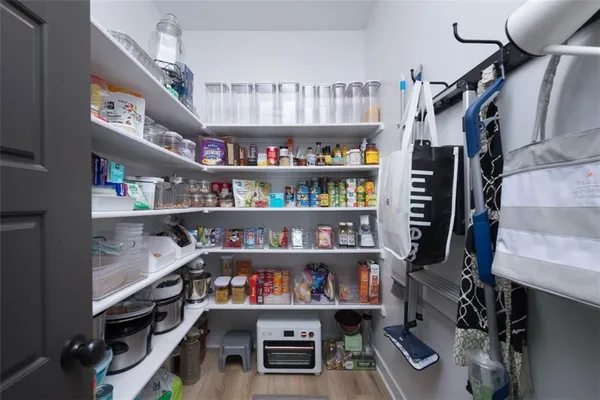 $699,950 | 1101 Southwest Brookside Court, Lee's Summit, MO 64064