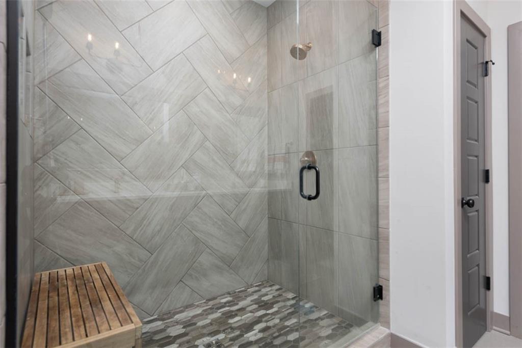 1101 Southwest Brookside Court Lee's Summit, MO 64064 - Photo 24 of 61