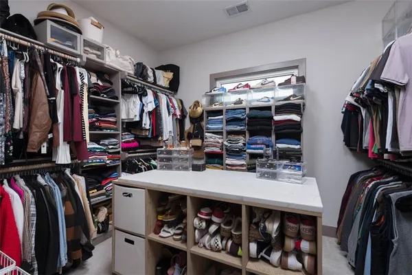 $699,950 | 1101 Southwest Brookside Court, Lee's Summit, MO 64064