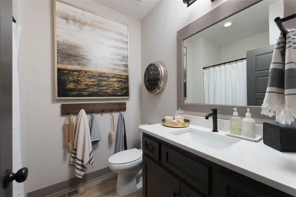 $699,950 | 1101 Southwest Brookside Court, Lee's Summit, MO 64064