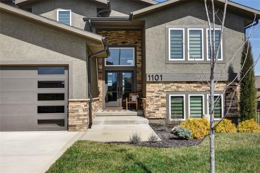 1101 Southwest Brookside Court Lee's Summit, MO 64064 - Photo 4 of 61