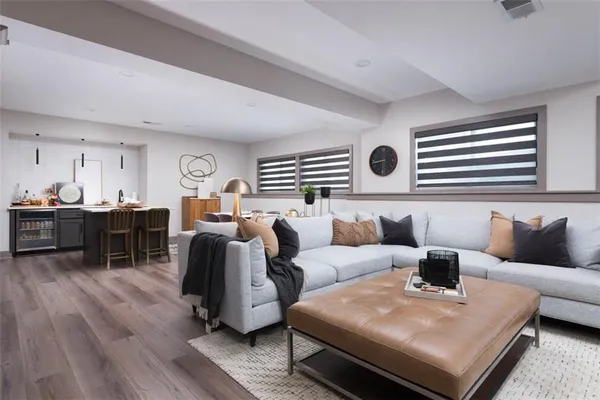 $699,950 | 1101 Southwest Brookside Court, Lee's Summit, MO 64064