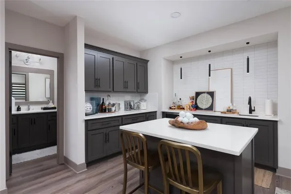 $699,950 | 1101 Southwest Brookside Court, Lee's Summit, MO 64064