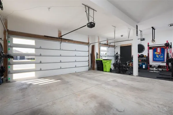 $699,950 | 1101 Southwest Brookside Court, Lee's Summit, MO 64064