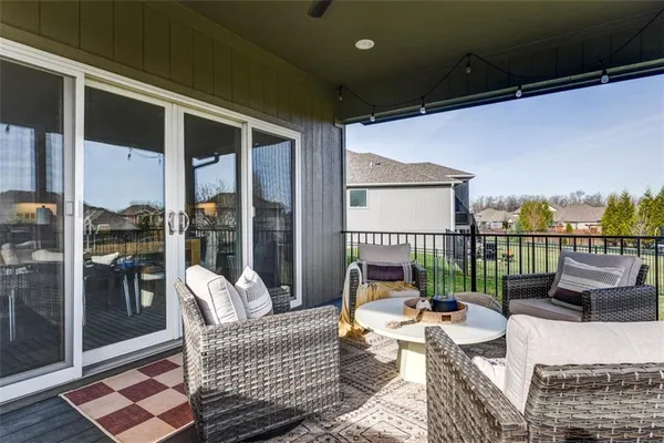 $699,950 | 1101 Southwest Brookside Court, Lee's Summit, MO 64064