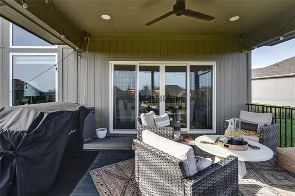 $699,950 | 1101 Southwest Brookside Court, Lee's Summit, MO 64064