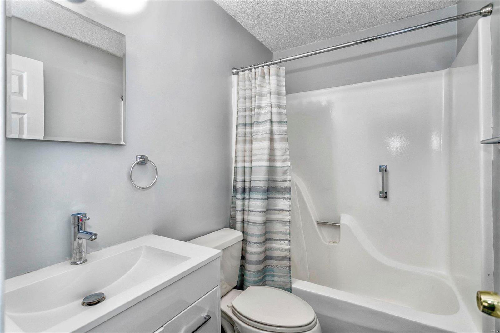 7029 South Rock Hill Road St. Louis, MO 63123 - Photo 21 of 52 Gallery Image 21