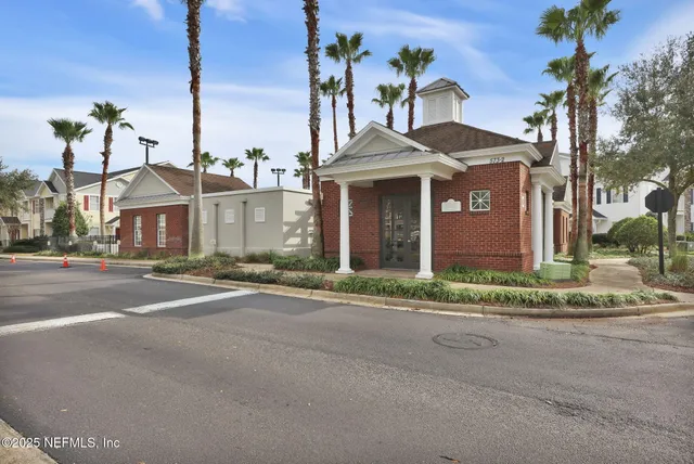 $195,000 | 575 Oakleaf Plantation Parkway, Unit 1502, Orange Park, FL 32065