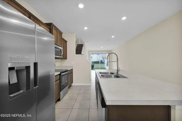 $195,000 | 575 Oakleaf Plantation Parkway, Unit 1502, Orange Park, FL 32065