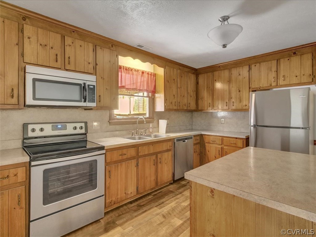 6881 Miller Road Richmond, VA 23231 - Photo 12 of 23 Real wood custom cabinets and all NEW Whirlpool ap