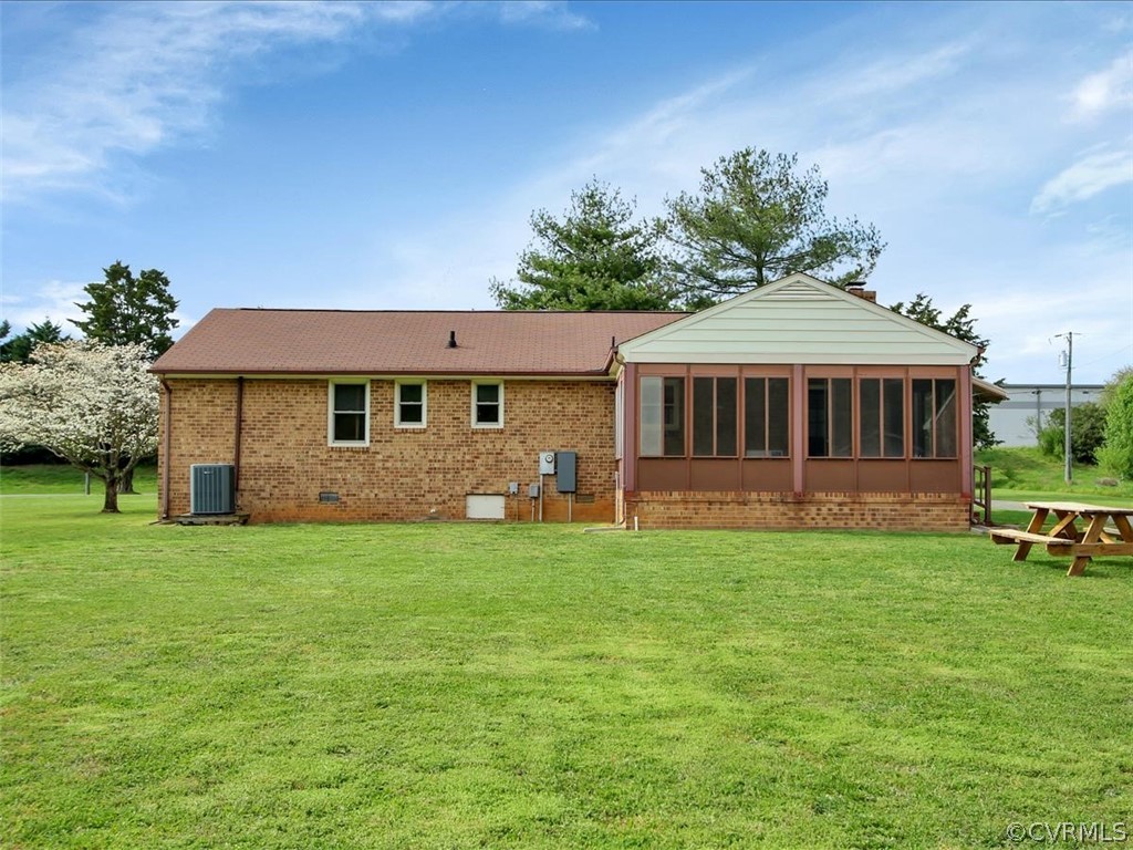 6881 Miller Road Richmond, VA 23231 - Photo 5 of 23 Plenty of room to plant a vegetable garden!
