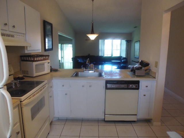 5262 Breadfruit Circle Delray Beach, FL 33484 - Photo 5 of 40 P1020394