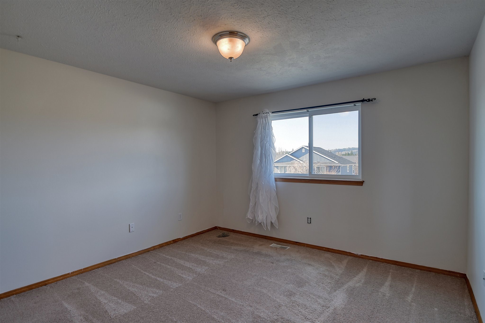 18014 Astor Court Colbert, WA 99005 - Photo 9 of 31 Gallery Image 9