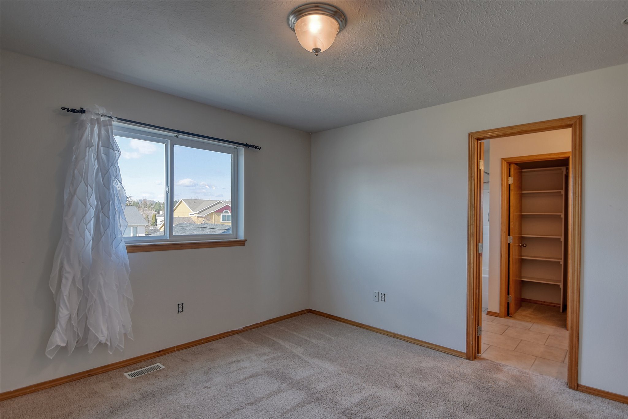 18014 Astor Court Colbert, WA 99005 - Photo 10 of 31 Gallery Image 10