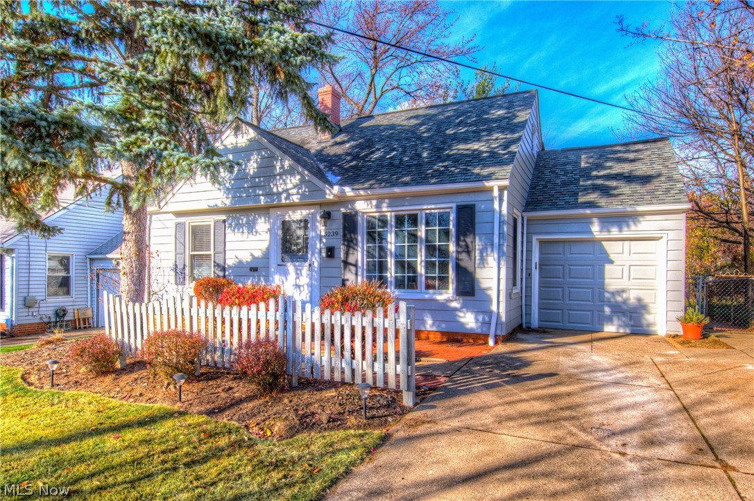 5239 Edenhurst Road Cleveland, OH 44124 - Photo 1 of 25