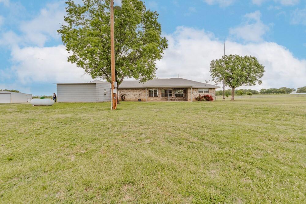 4316 Leona Road Bowie, TX 76230 - Photo 27 of 36