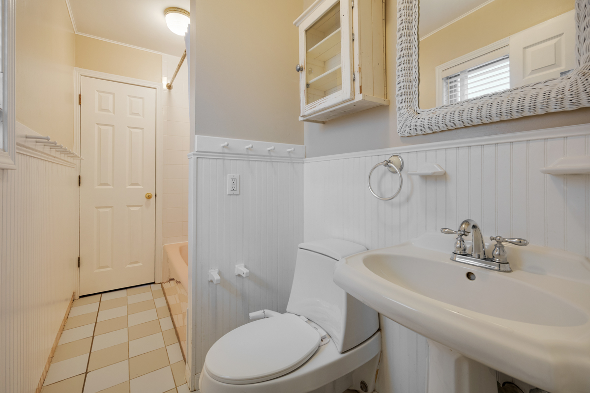 1314 Glenview Road Glenview, IL 60025 - Photo 17 of 25