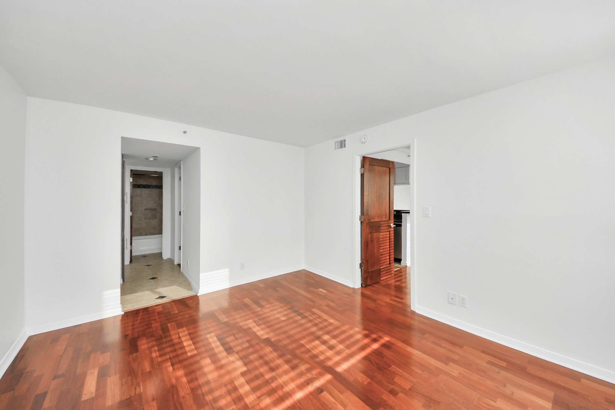 3525 Sage Road, Unit 1503 Houston, TX 77056 - Photo 22 of 44 Gallery Image 22