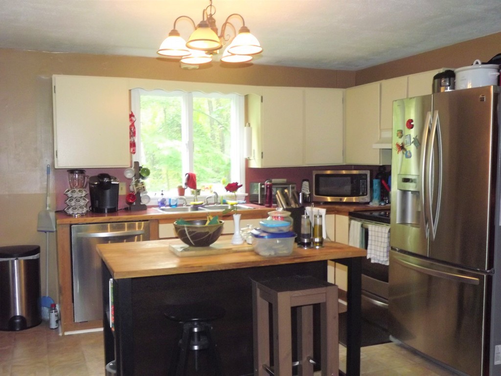 115 Laurel Road Wilbraham, MA 01095 - Photo 2 of 7 Gallery Image 2