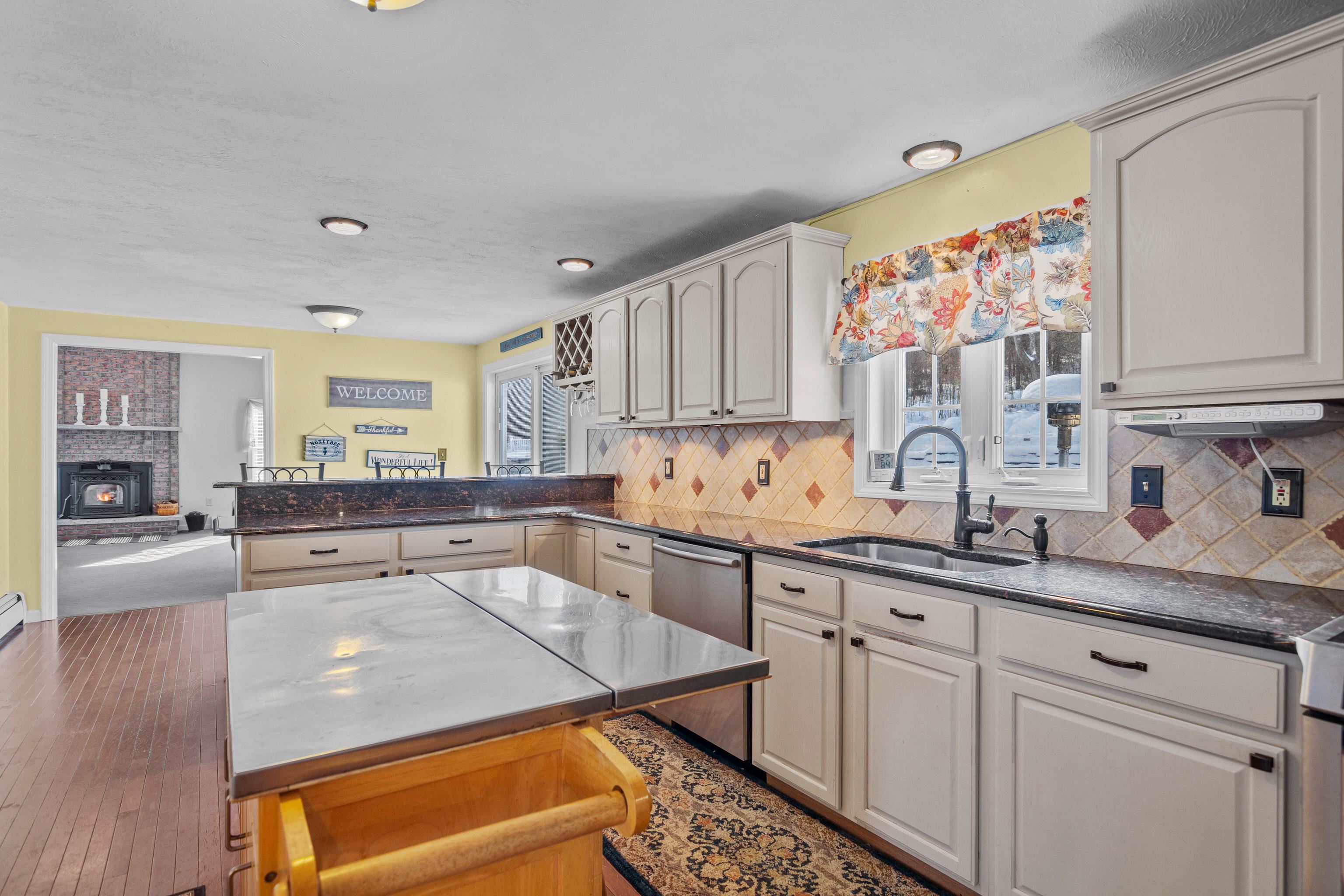 1031 River Road Weare, NH 03281 - Photo 4 of 40 Gallery Image 4