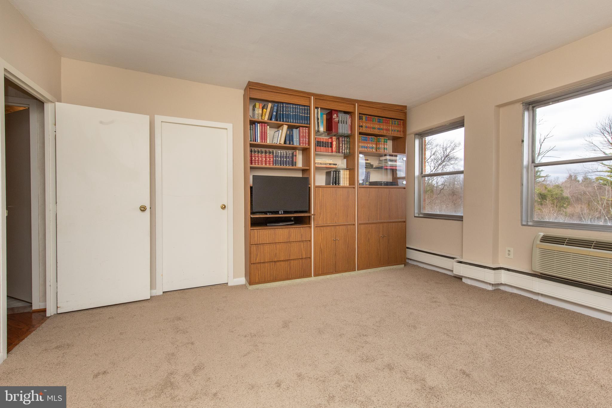 7900 Old York Road, Unit 906A Elkins Park, PA 19027 - Photo 32 of 42 a view of an empty room with a window