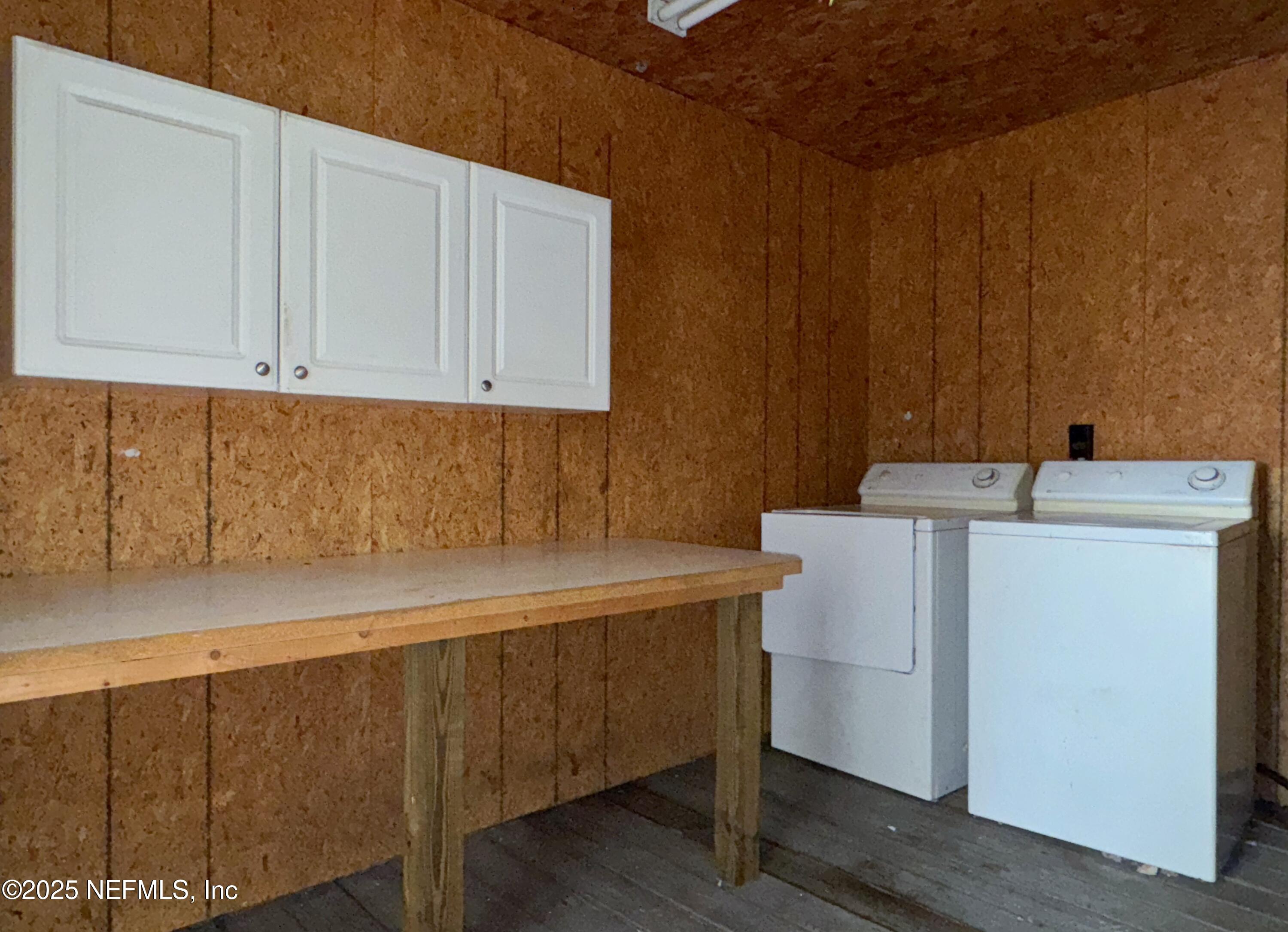 5756 Southeast 55th Terrace Keystone Heights, FL 32656 - Photo 26 of 35 a room with storage and utility