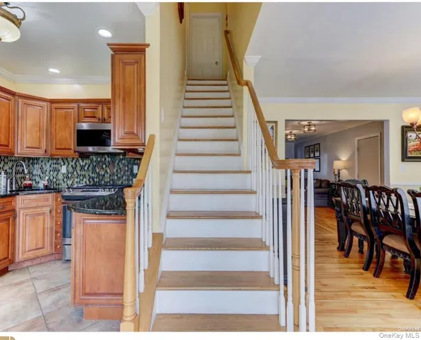 a view of entryway and hall