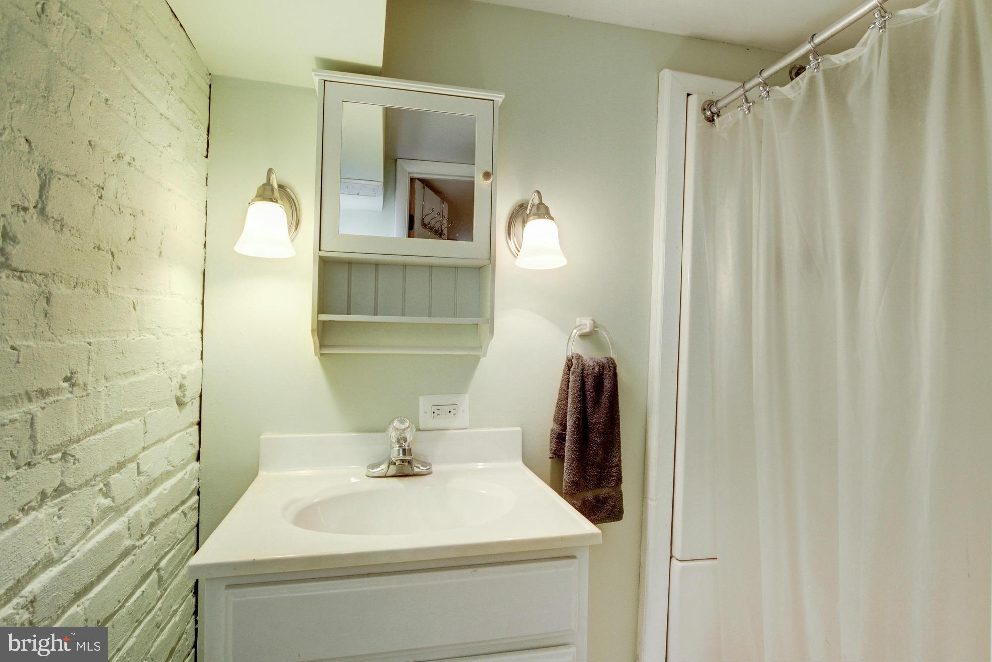 4418 Reservoir Road Northwest Washington, DC 20007 - Photo 20 of 24 Bath