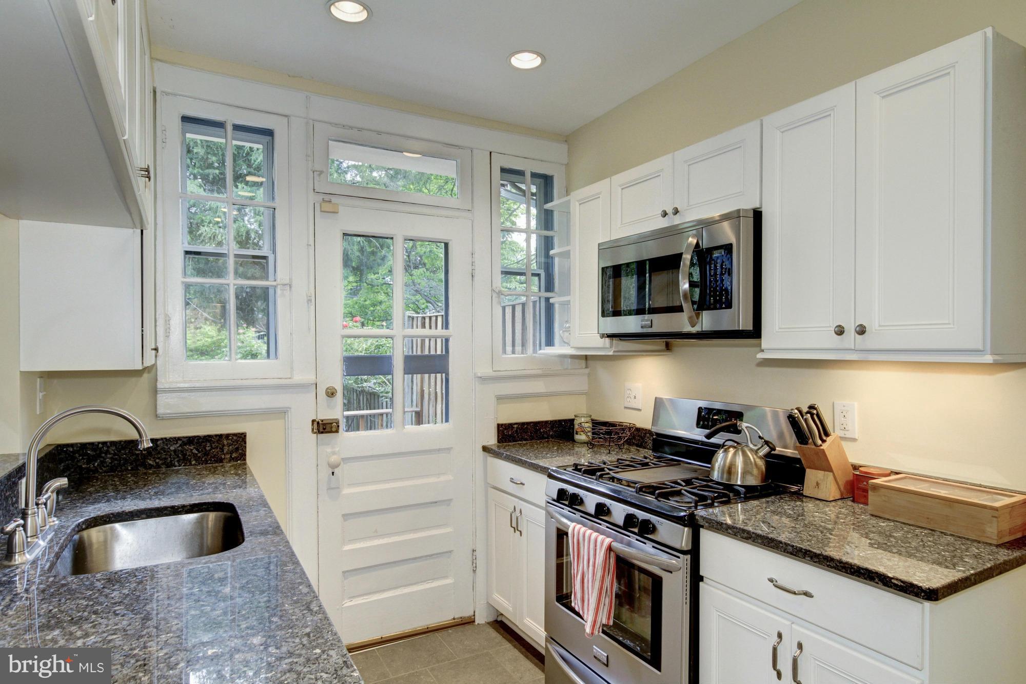 4418 Reservoir Road Northwest Washington, DC 20007 - Photo 7 of 24 Kitchen