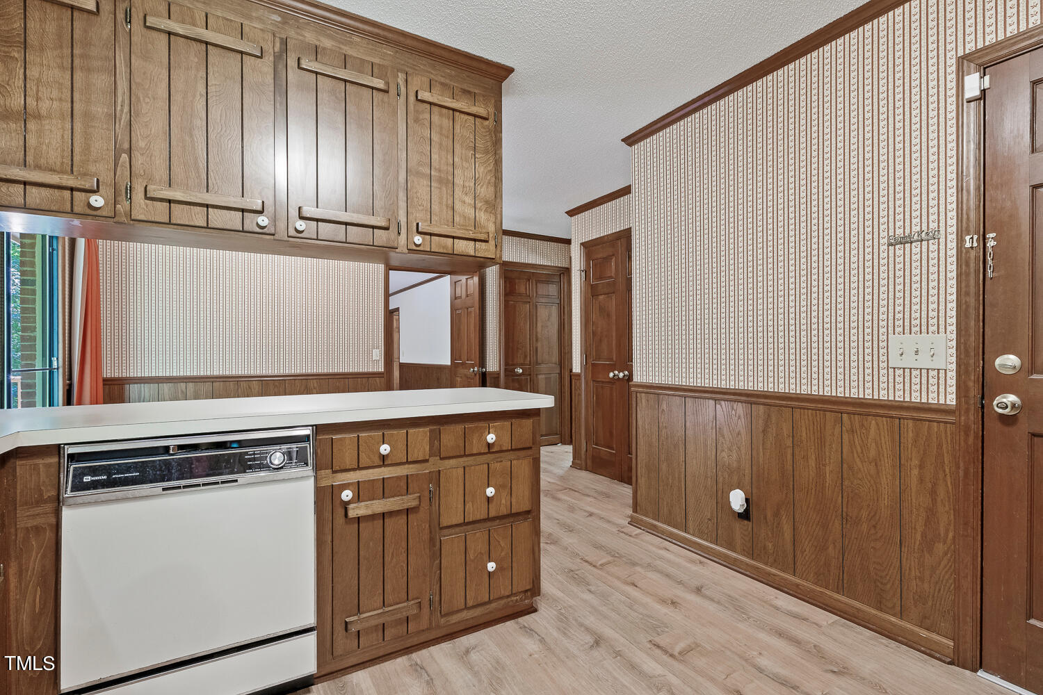 6013 Splitrock Trail Apex, NC 27539 - Photo 16 of 53 a view of a kitchen with electric appliances