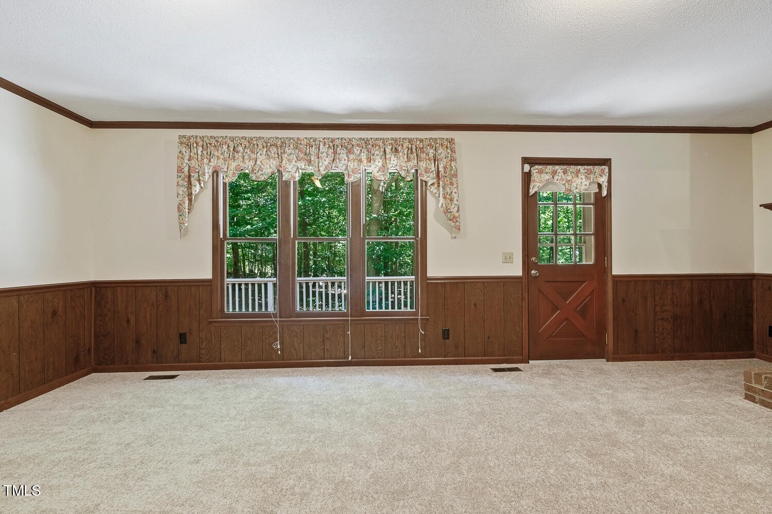 6013 Splitrock Trail Apex, NC 27539 - Photo 25 of 53 an empty room with windows