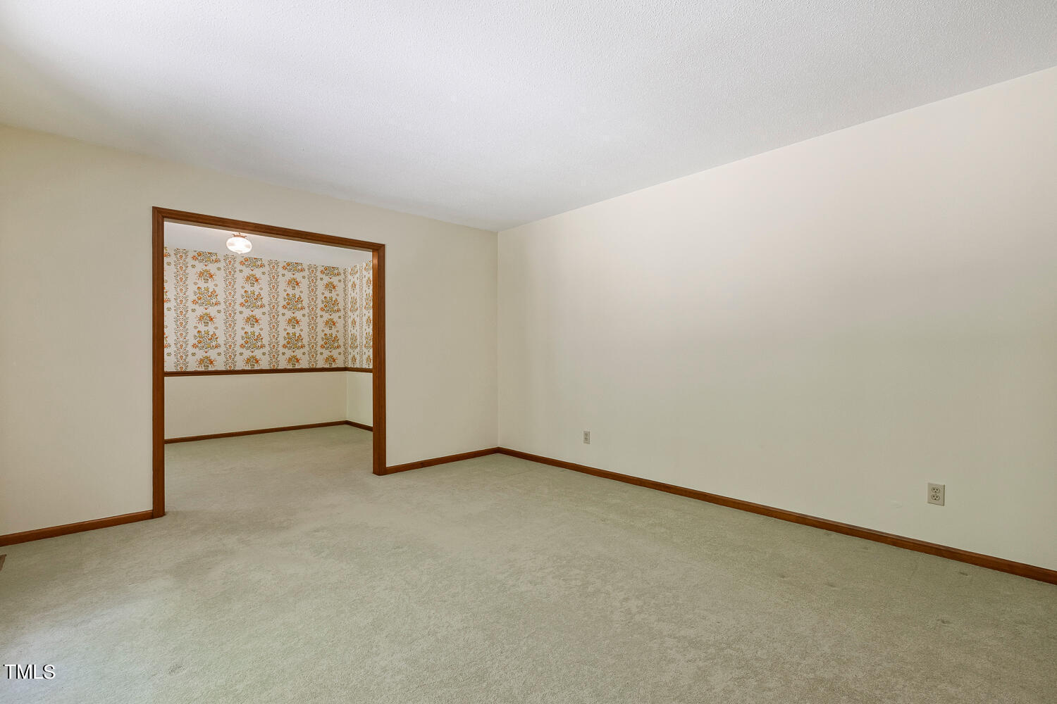 6013 Splitrock Trail Apex, NC 27539 - Photo 8 of 53 an empty room with a window