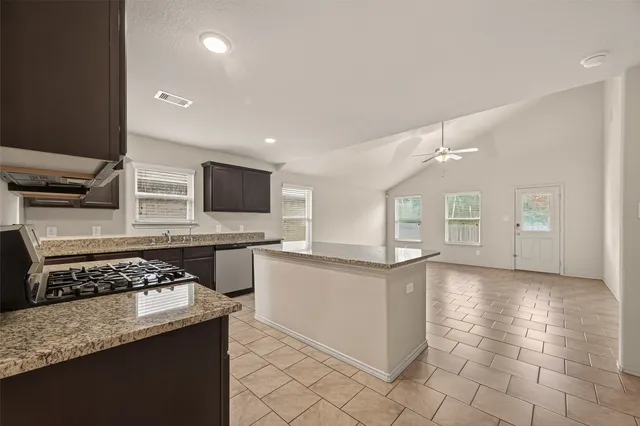 $2,450 | 23506 Umbrella Pine Drive, Tomball, TX 77375