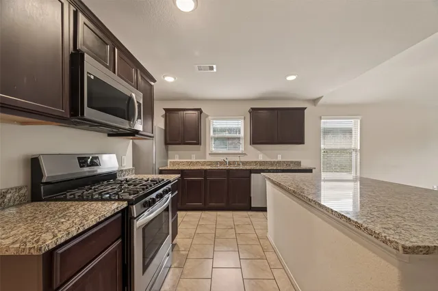 $2,450 | 23506 Umbrella Pine Drive, Tomball, TX 77375