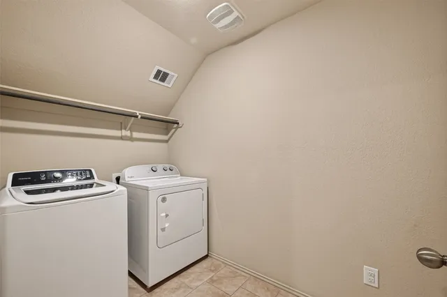 $2,450 | 23506 Umbrella Pine Drive, Tomball, TX 77375