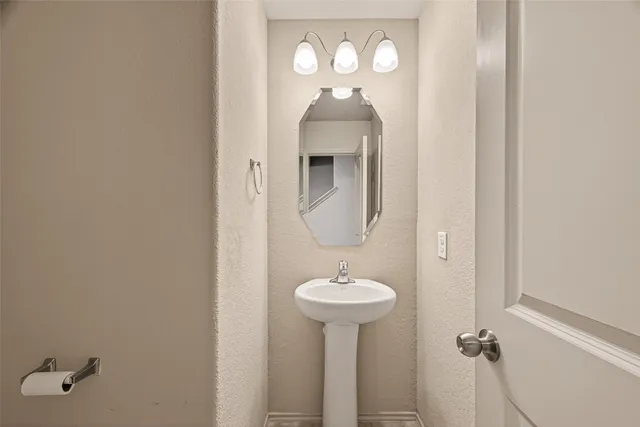 $2,450 | 23506 Umbrella Pine Drive, Tomball, TX 77375