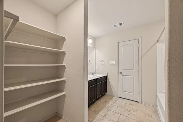 $2,450 | 23506 Umbrella Pine Drive, Tomball, TX 77375