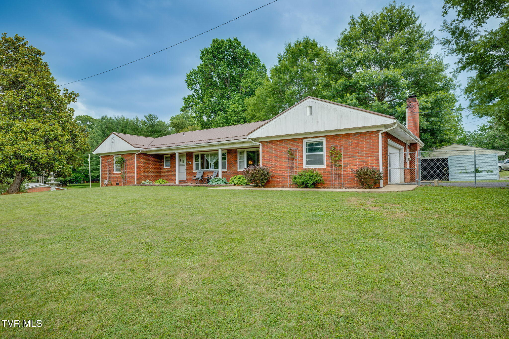 899 Huffine Road Johnson City, TN 37604 - Photo 3 of 41 002