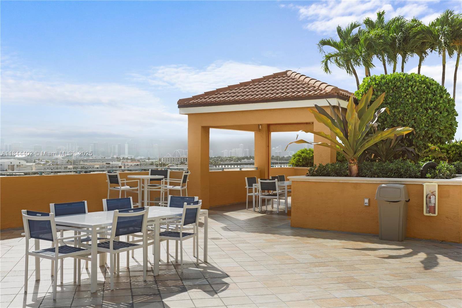 90 Alton Road, Unit 409 Miami Beach, FL 33139 - Photo 12 of 19