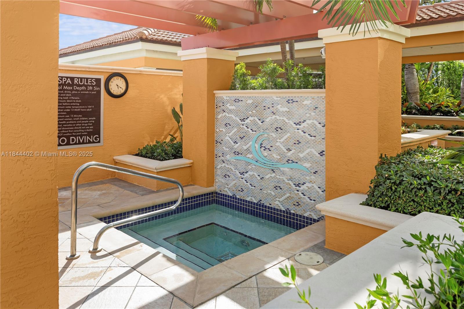 90 Alton Road, Unit 409 Miami Beach, FL 33139 - Photo 14 of 19