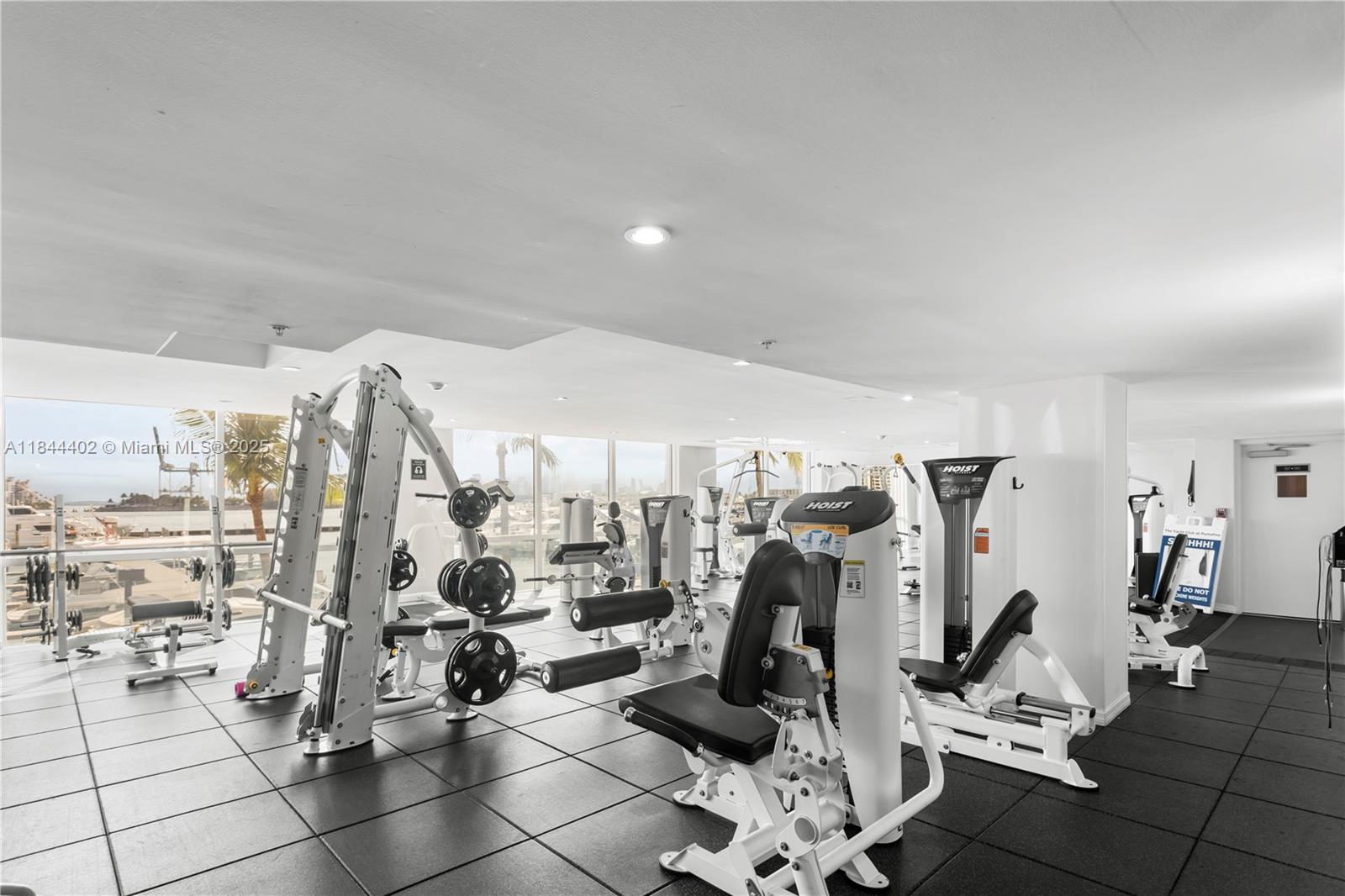 90 Alton Road, Unit 409 Miami Beach, FL 33139 - Photo 17 of 19