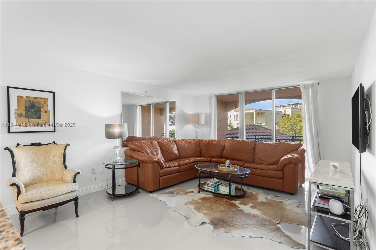 90 Alton Road, Unit 409 Miami Beach, FL 33139 - Photo 5 of 19