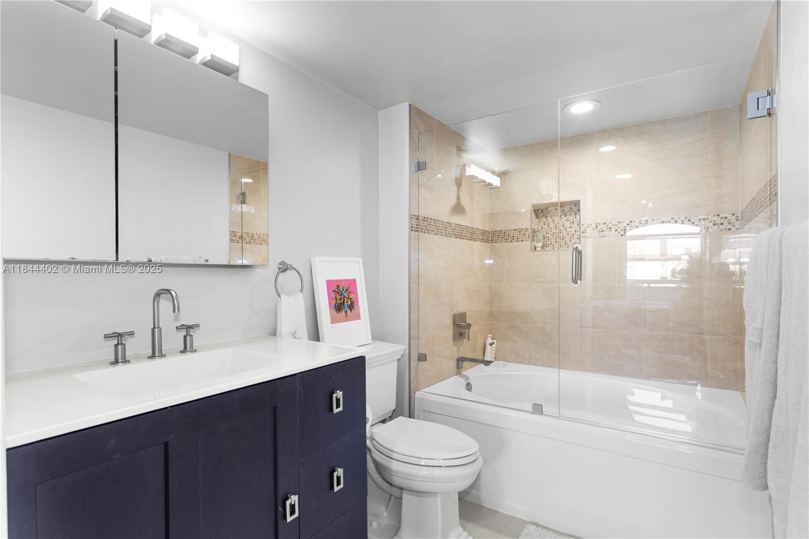 90 Alton Road, Unit 409 Miami Beach, FL 33139 - Photo 9 of 19